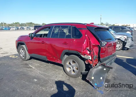 2022 Toyota Rav4 Xle z USA, uszkodzony, nr VIN 2T3W1RFV3NW208391